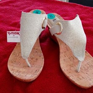 Wedge shoes